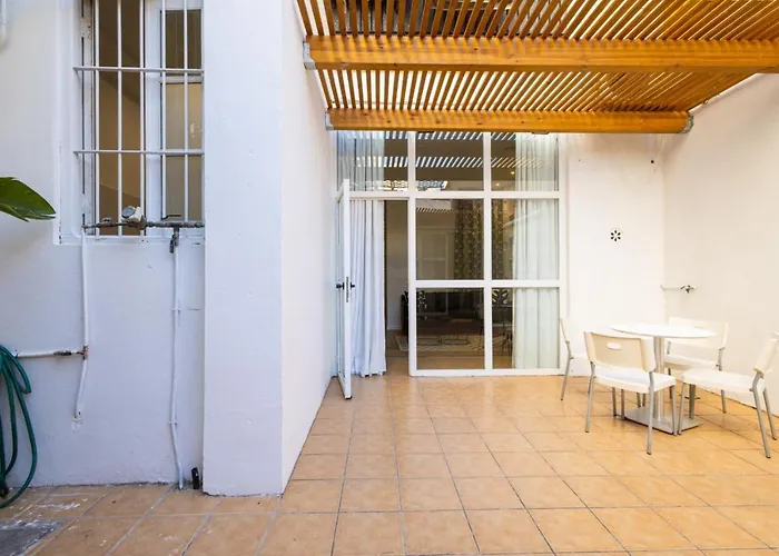 Florit Flats - The Vella Apartment