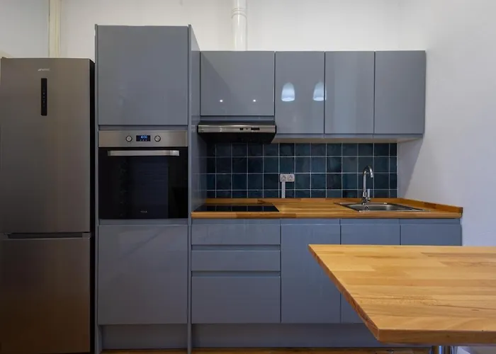 Florit Flats - The Vella Apartment